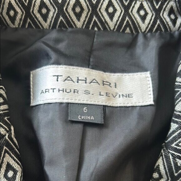 Tahari Silver Blazer - Picture 2 of 3